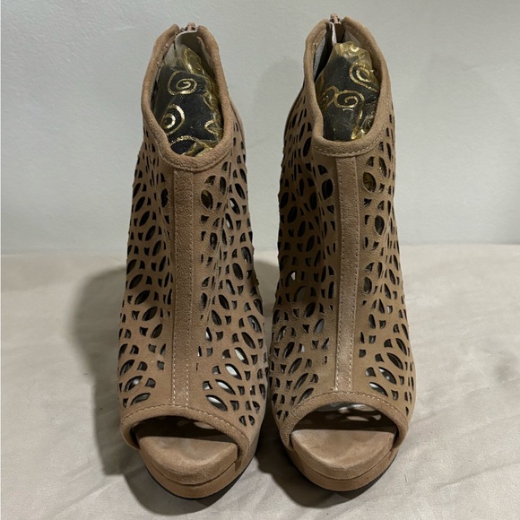 Aldo Tan Heels - Picture 2 of 6